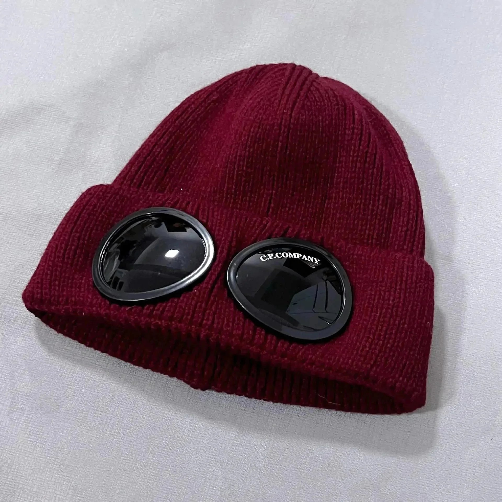 C.P. Company Rippstrick-Beanie mit Brillenlinsen