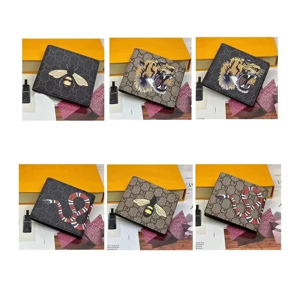 Portafoglio bifold con motivo monogramma e stampe di animali