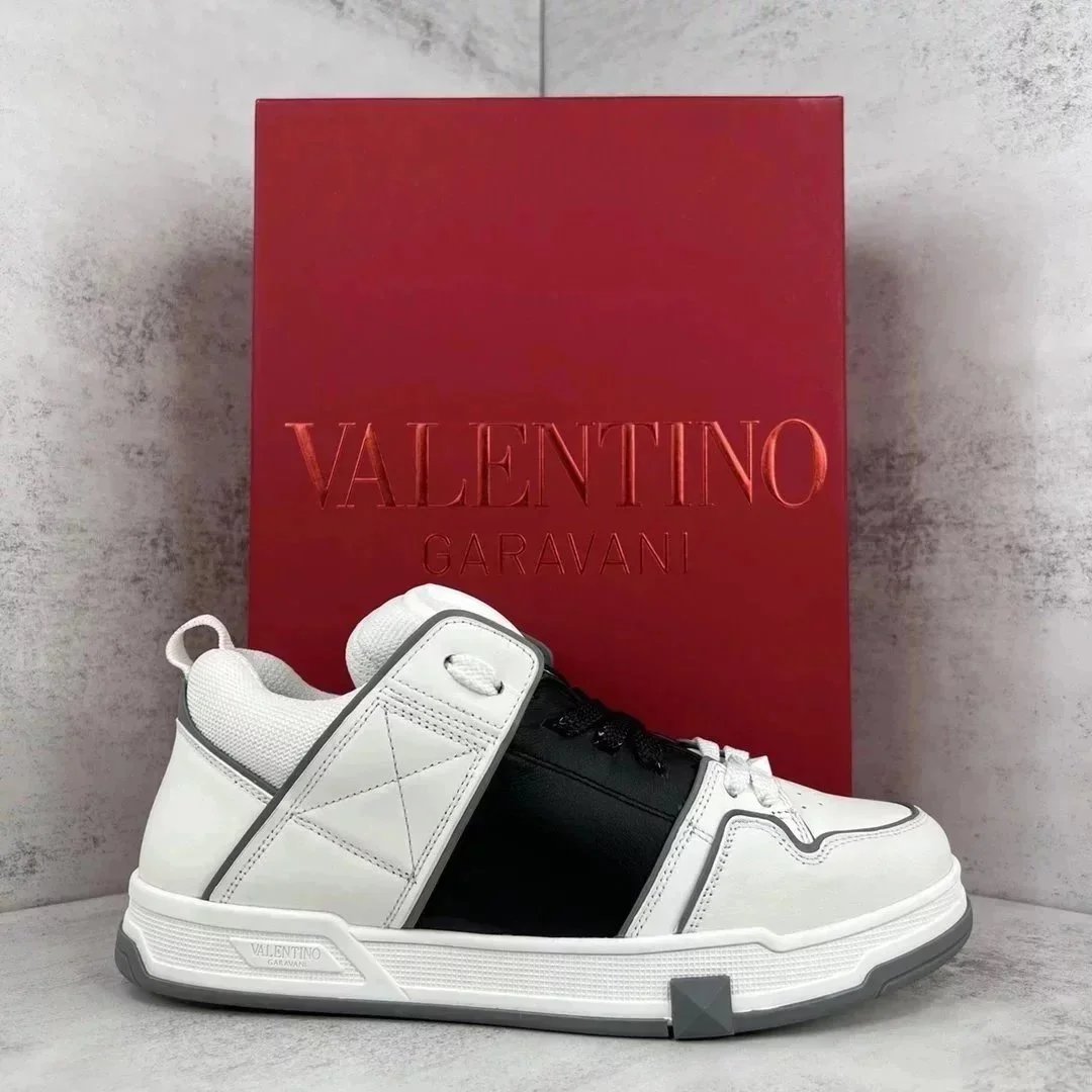 حذاء رياضي منخفض من Valentino Garavani بشريط وسطي