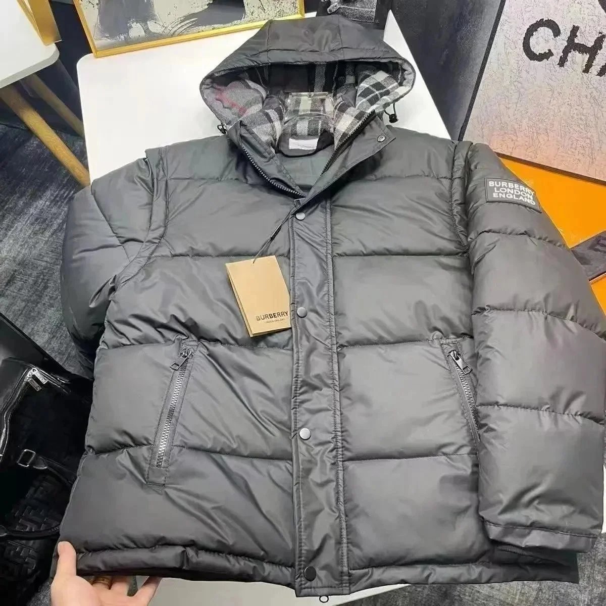 Jaqueta acolchoada Burberry conversível com mangas removíveis
