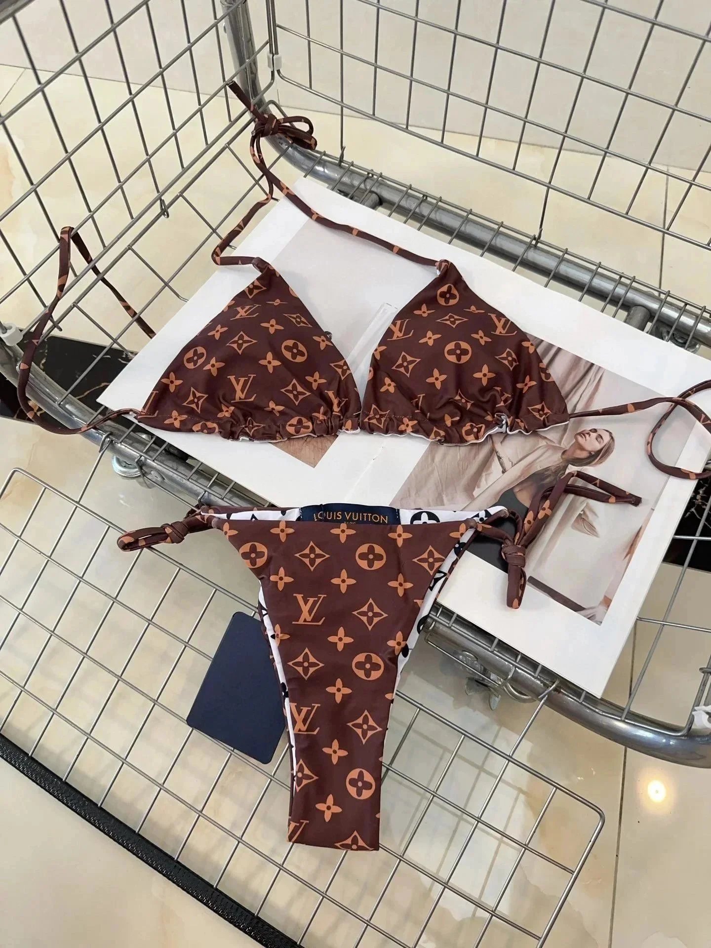 Kolekcja Wzorzystych Strojów Kąpielowych i Bikini