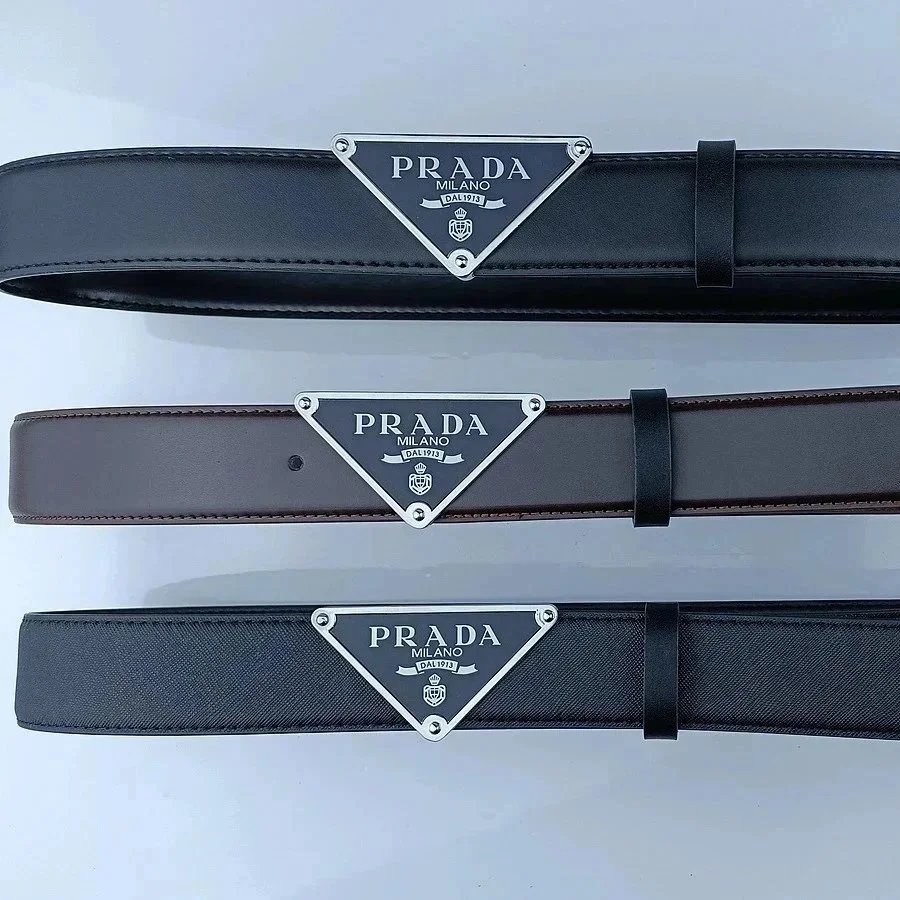 Cintura Prada con fibbia triangolare e asta liscia o lavorata