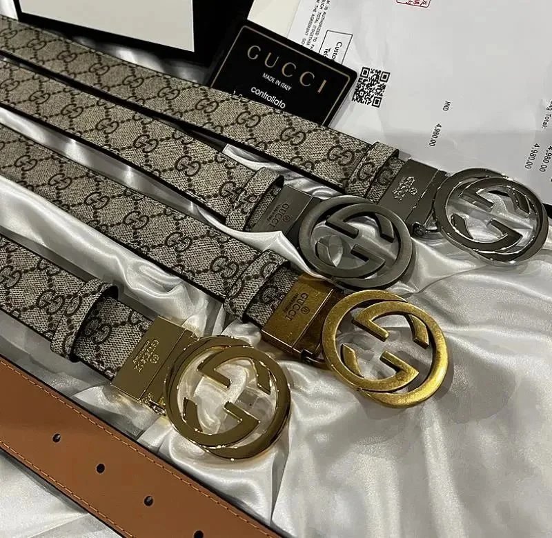 Pasek Gucci z Klamrą GG w Wersjach Wzorzystych i Gładkich
