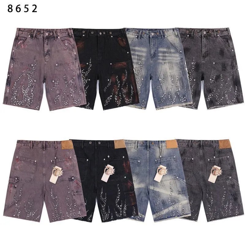 Bermuda in denim Hellstar con fiamme di borchie