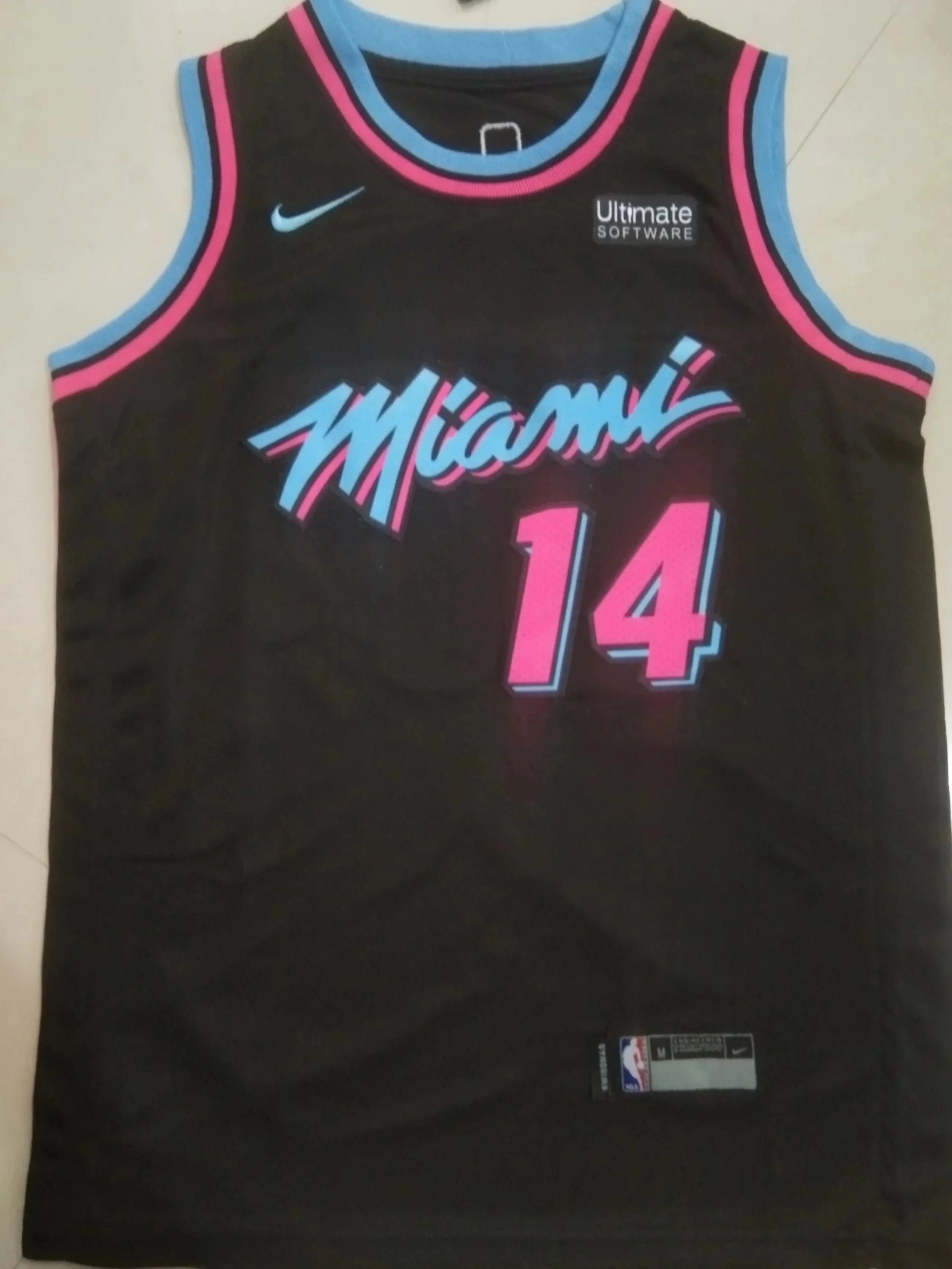Camiseta de baloncesto sin mangas con dorsal y nombre de equipo