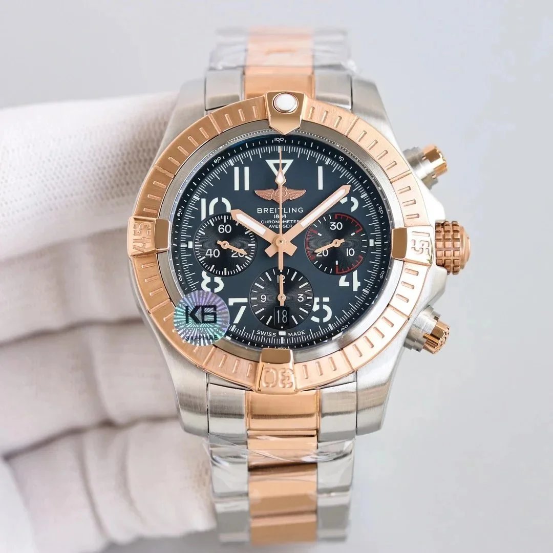 Breitling rund sportklocka med kronograf och datumvisning