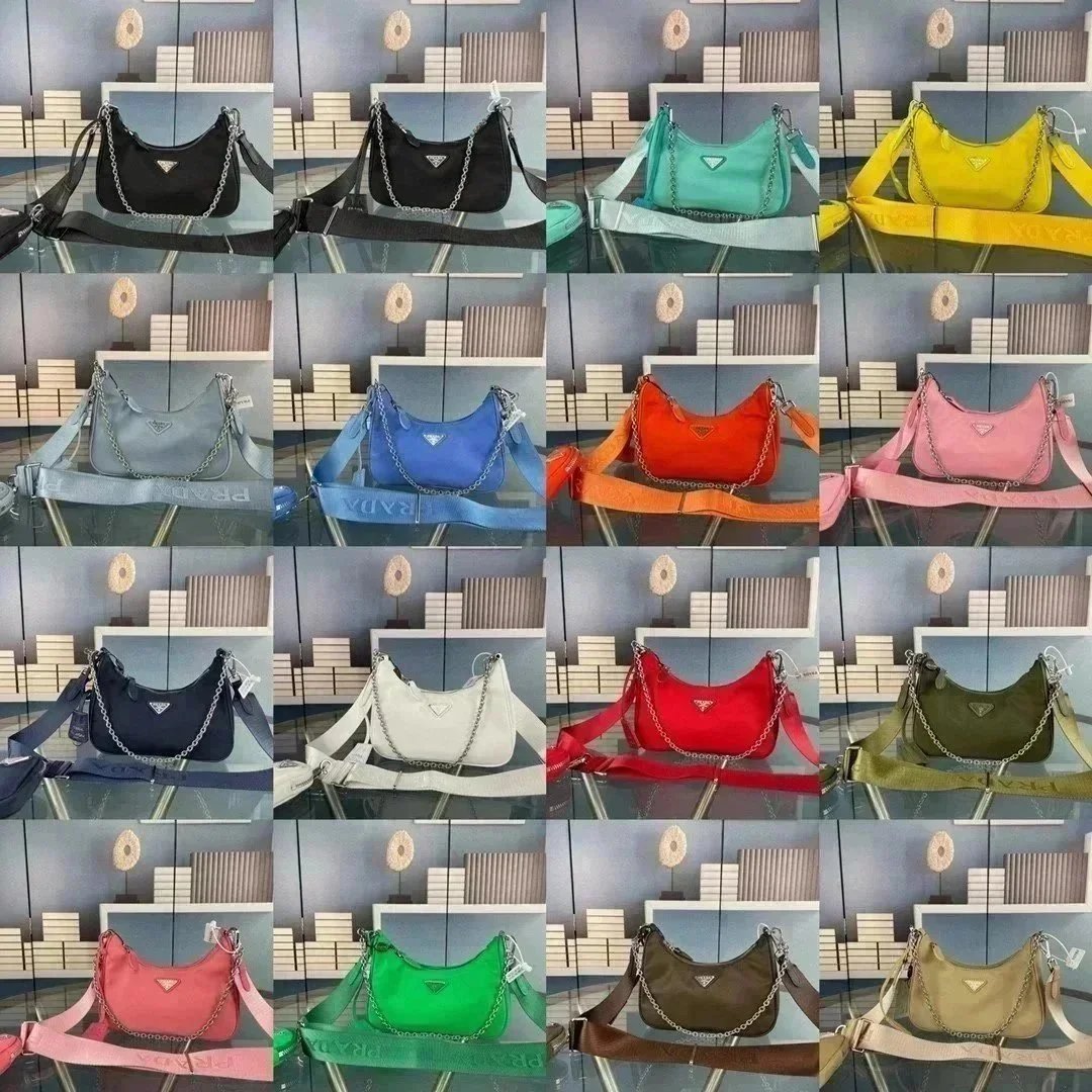 Borsa a spalla curva Prada con logo triangolare, catena e opzioni di tracolla larga