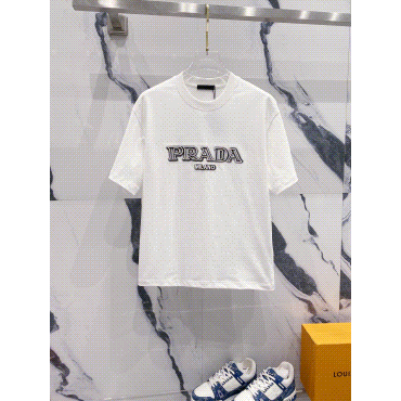 Prada T-Shirt-Auswahl mit Rundhalsausschnitt und Kurzarm