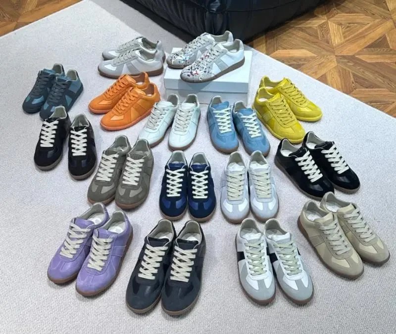Maison Margiela Replica Low-Top Sneakers in Mixed Colour Designs