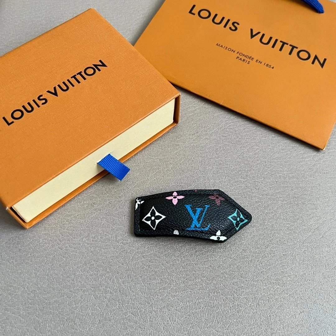 Louis Vuitton Haarspange mit Monogramm-Motiven