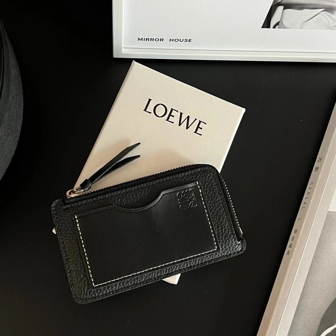 Loewe schwarzes Kartenetui mit Reißverschluss und Kontrastnähten