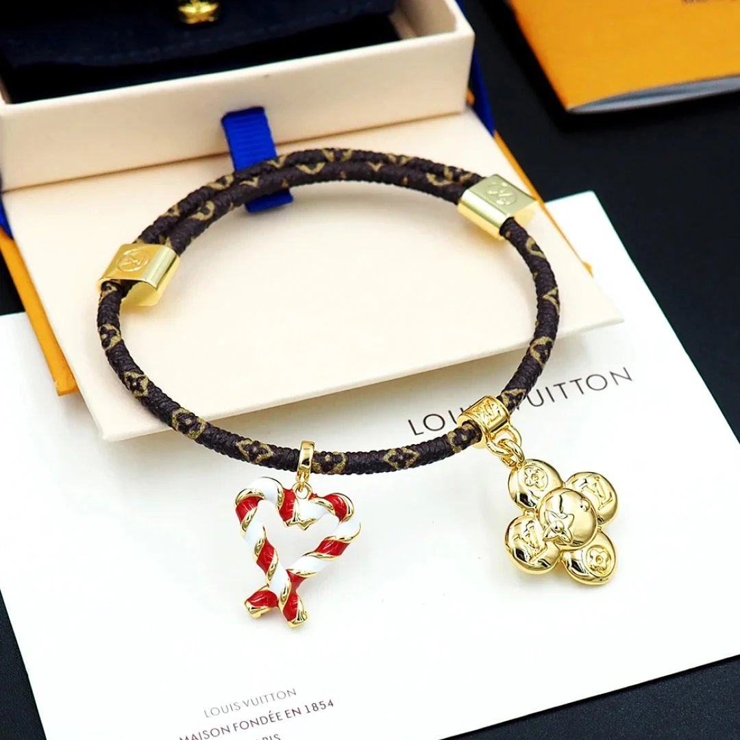 Louis Vuitton Monogramm-Kordelarmband mit Zuckerstangen-Herzanhänger