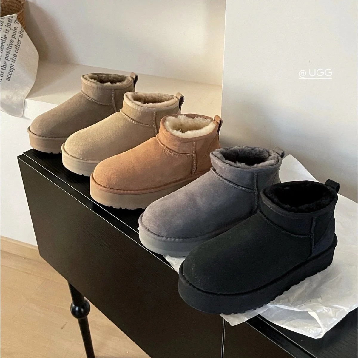 Boty UGG na platformě a se středním dříkem s různými bačkorami
