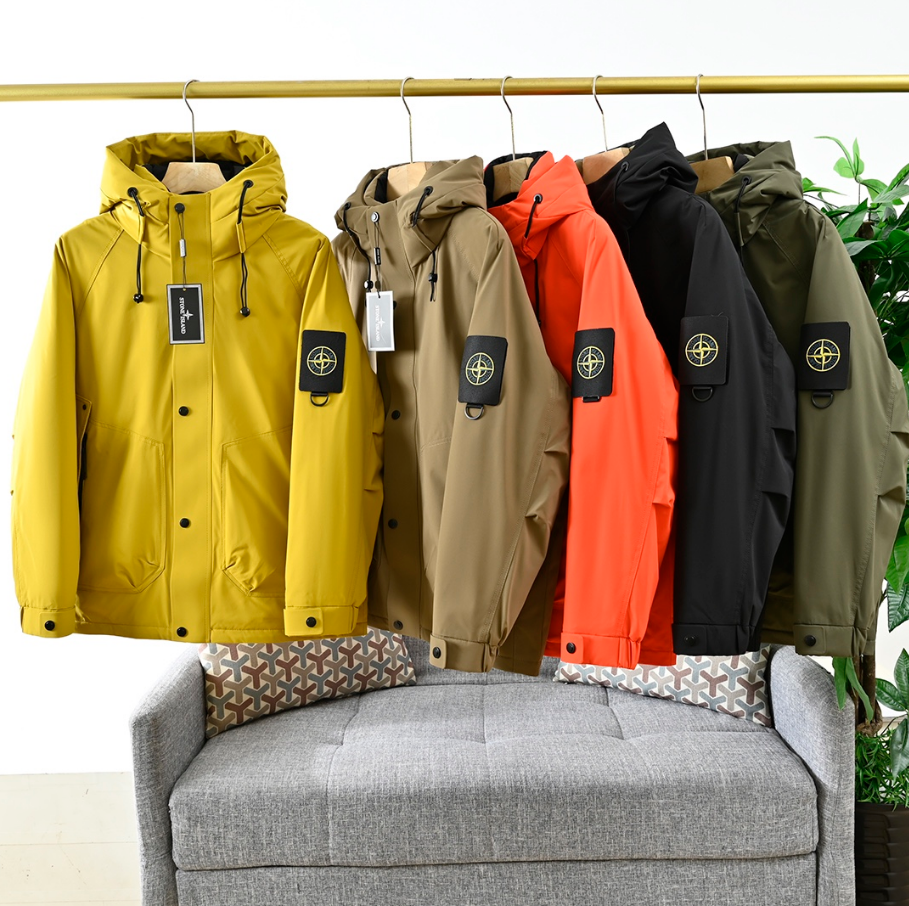 Bunda Stone Island — Kapuce · Zapínání na zip