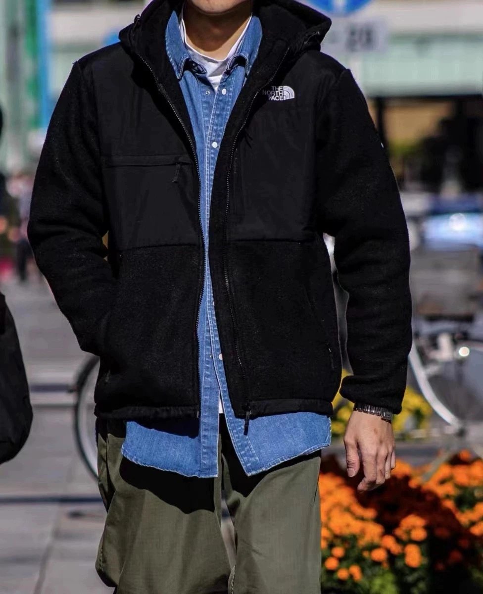 The North Face Jacke — Stehkragen · Reißverschluss