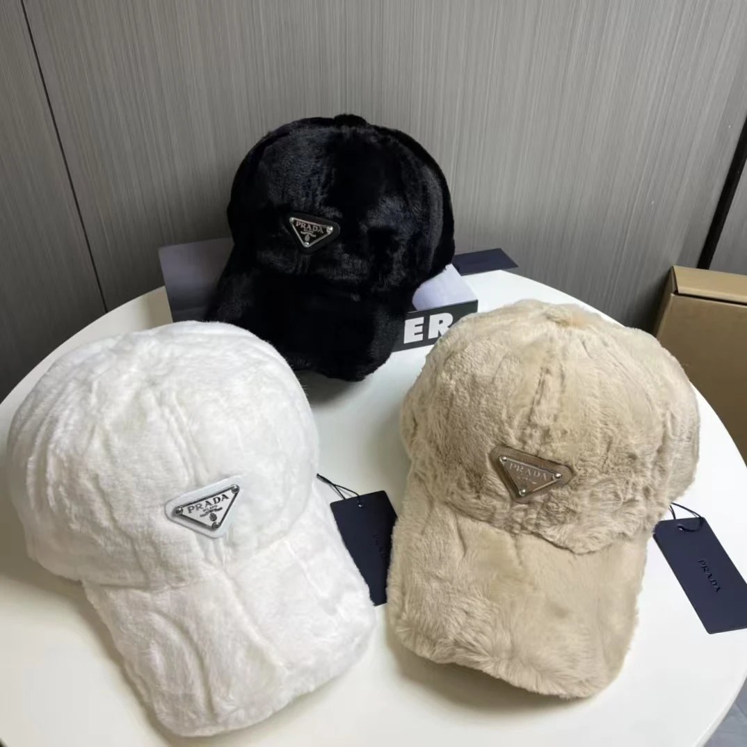 Prada Baseballcap — gebogener Schirm · flauschig wirkende Oberfläche
