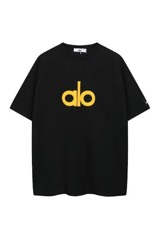 t-shirt — short-sleeved · crew-neck