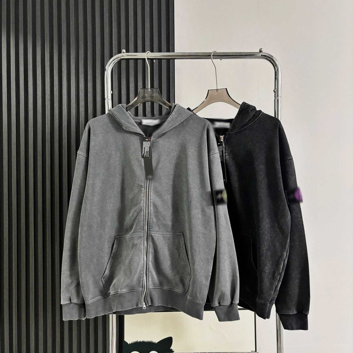 Mikina s kapucí Stone Island — Kapuce · Zapínání na zip