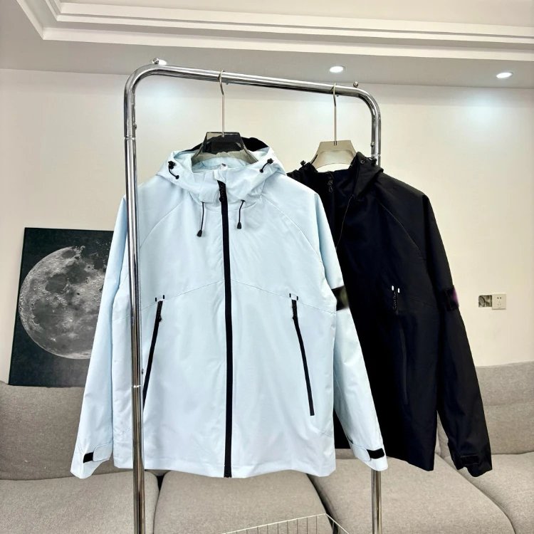 Bunda Stone Island — Kapuce · Zapínání na zip