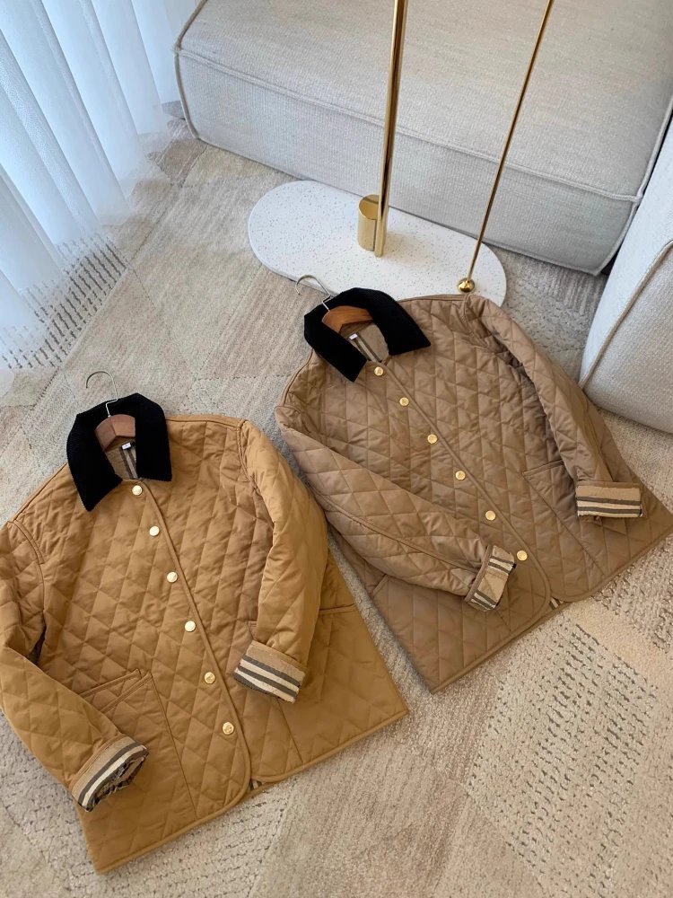 Burberry jacket — quilted · point collar