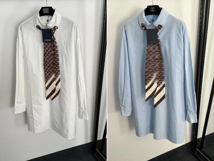 Vestido camisero con corbata estampada en blanco y azul claro — S, M, L