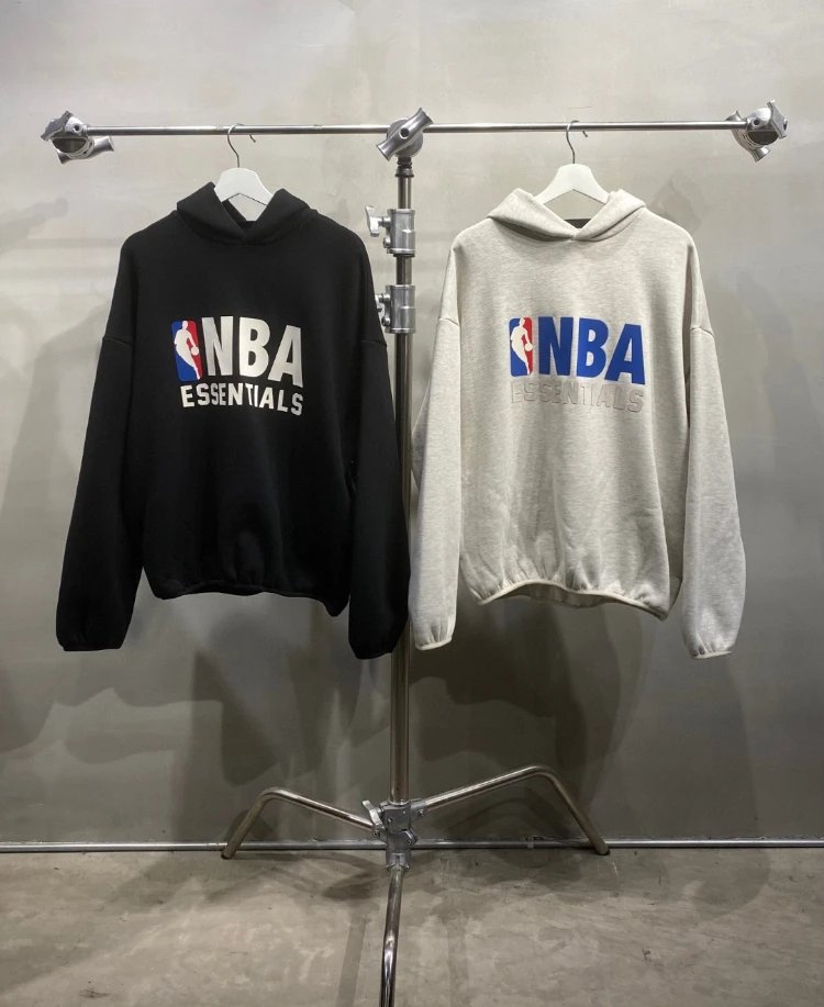 Hoodie — Grafikdruck · Kapuze