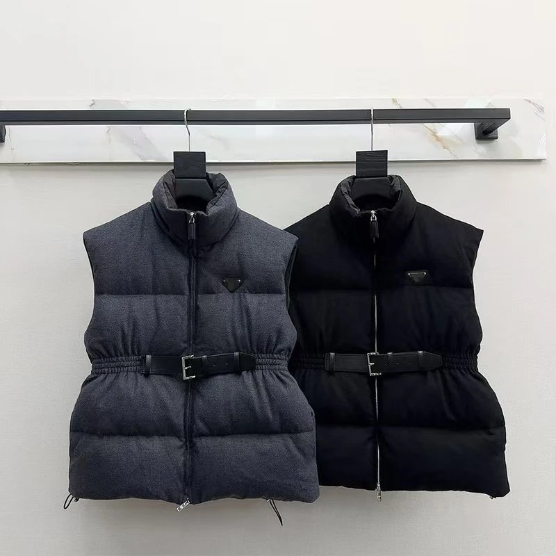 Gilet imbottito senza maniche nero e grigio con vita cinta