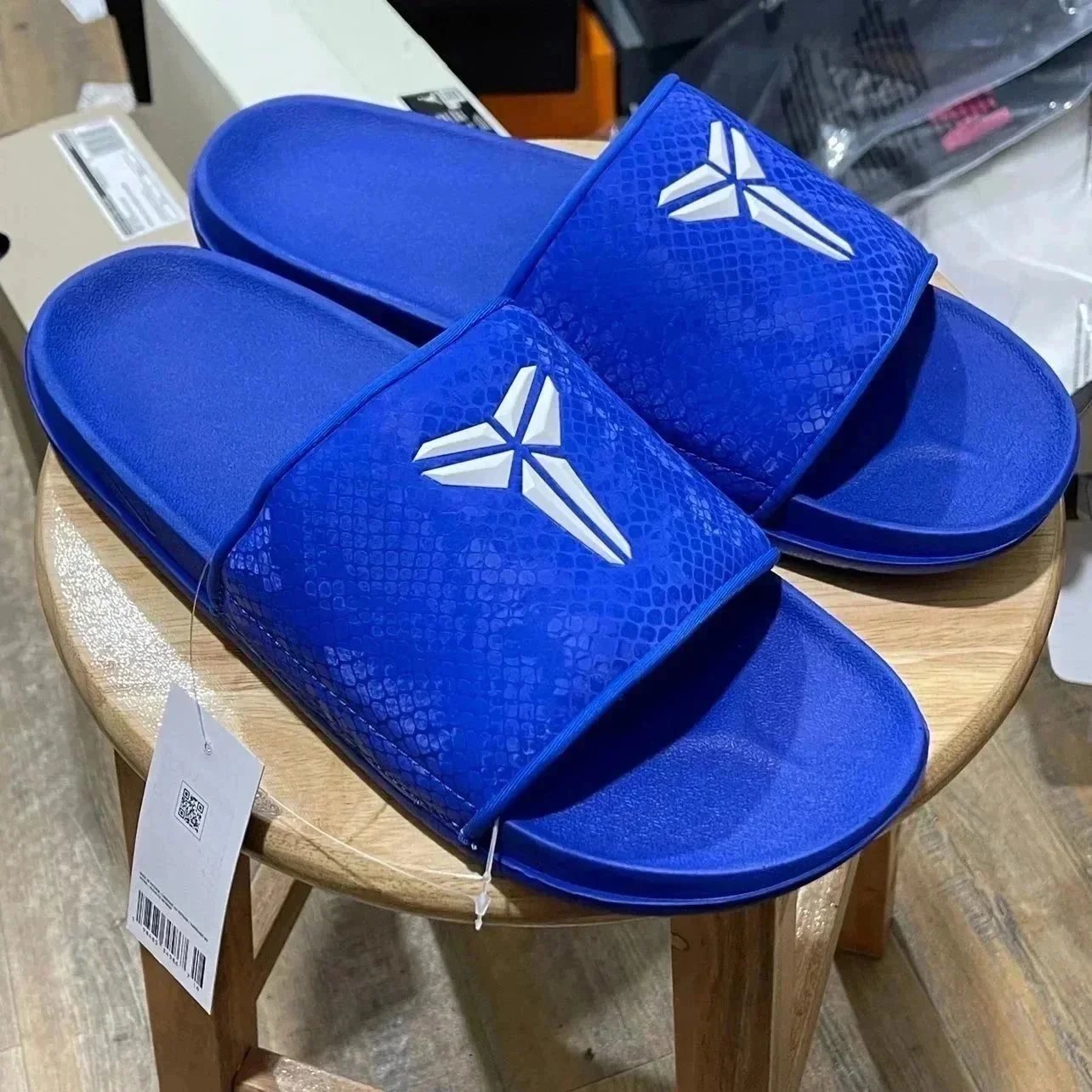 Sandalias de pala Nike — tira ancha · Puntera abierta