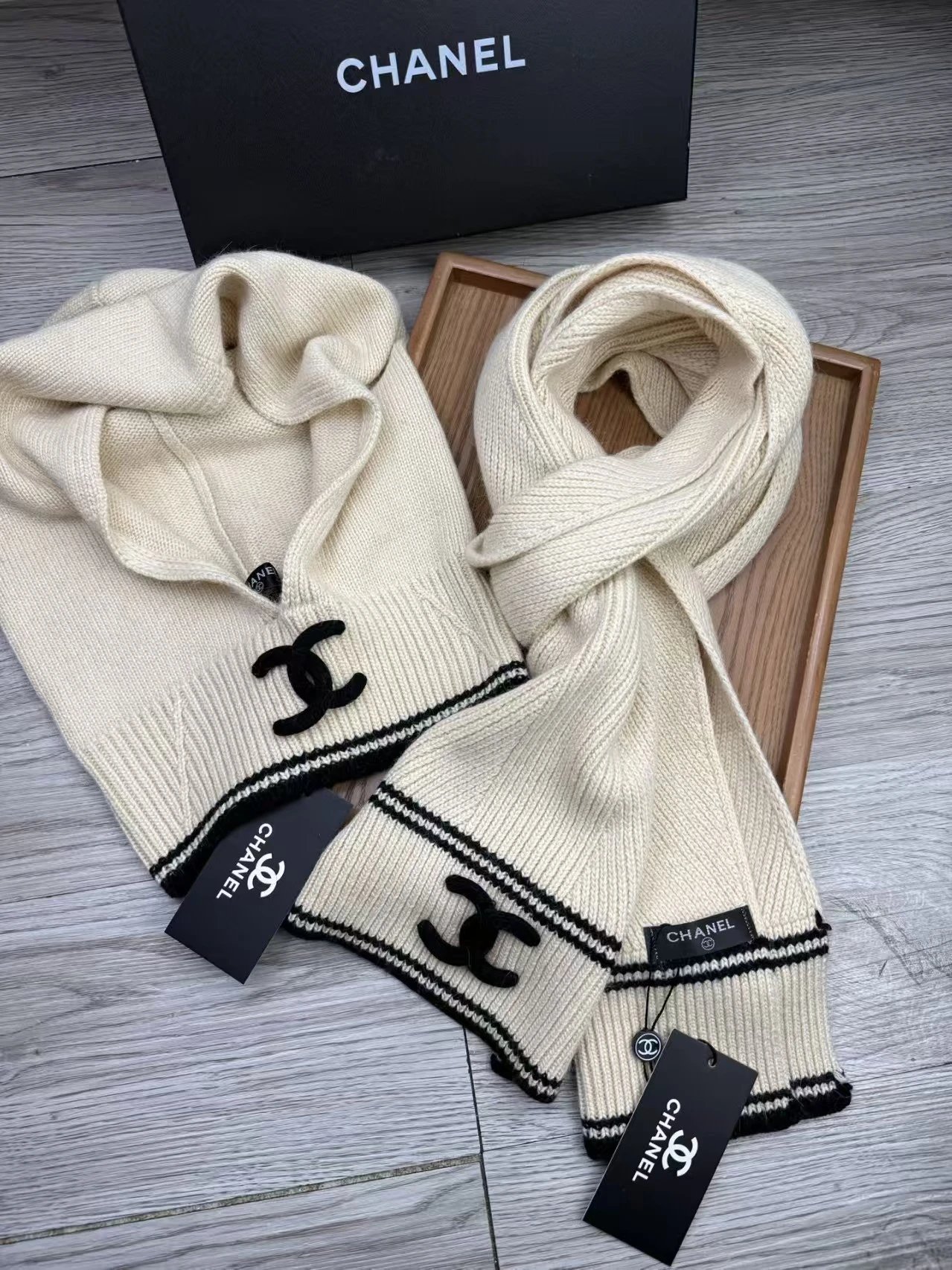 حقيبة كتف Chanel — حزام كتف · جيوب أمامية