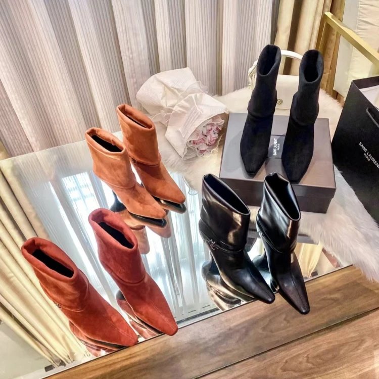 Bottes — Bout pointu · Mi-mollet