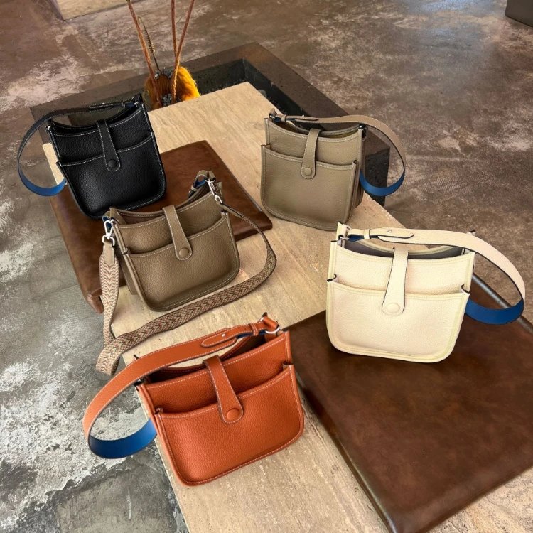 Borsa Hermès Evelyne a secchiello con H traforata