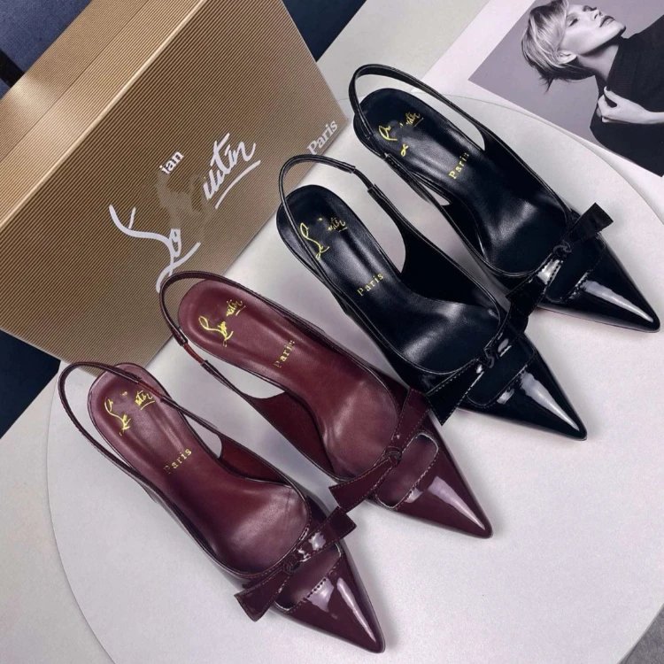 Mules — Spitze Zehenpartie · offene Ferse