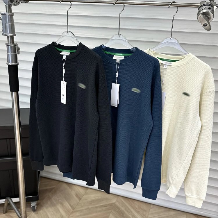 Moletom Lacoste — Gola redonda · superfície texturizada