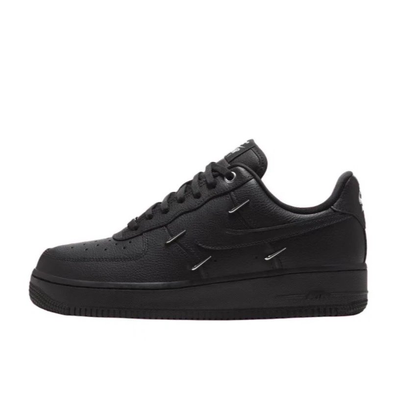 sneakers — lace-up · logo