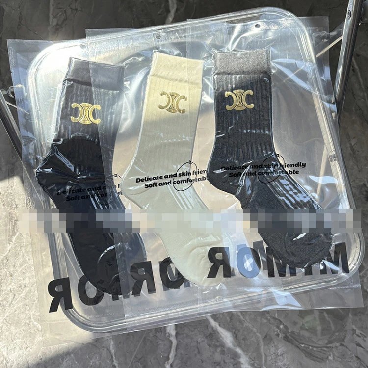 Calcetines de caña media Celine con emblema dorado, White, Gray o Black