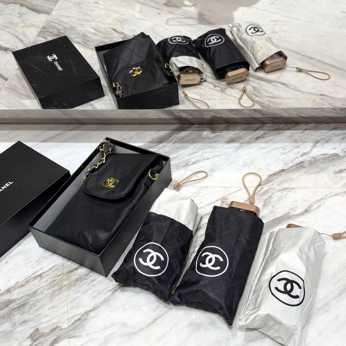 Ombrello Chanel — Pieghevole · Logo piccolo