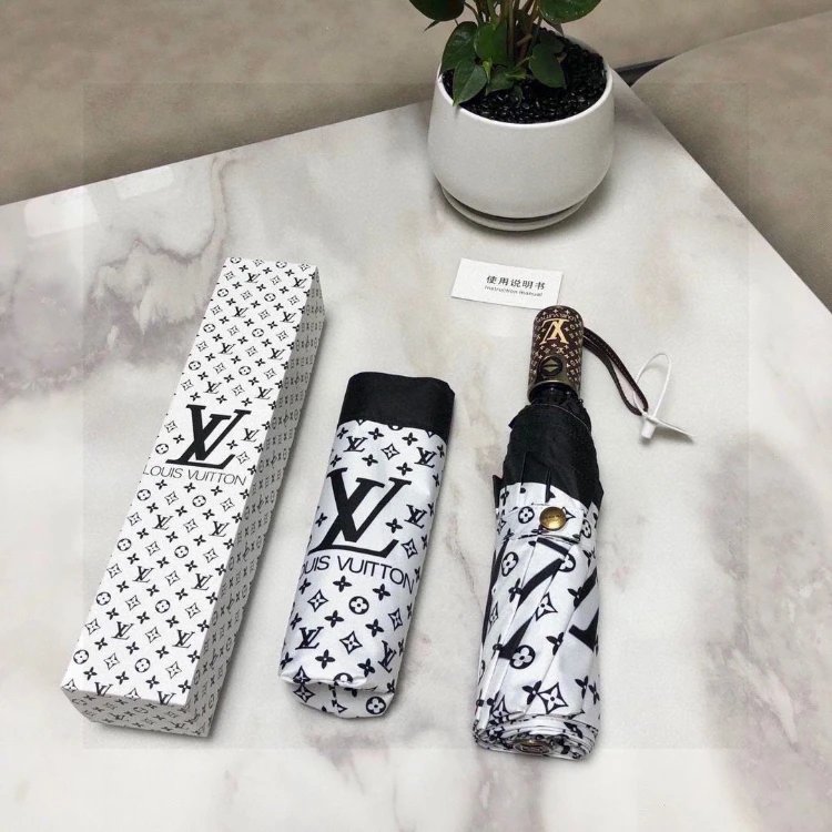 Ombrello pieghevole bianco con piccoli monogrammi scuri