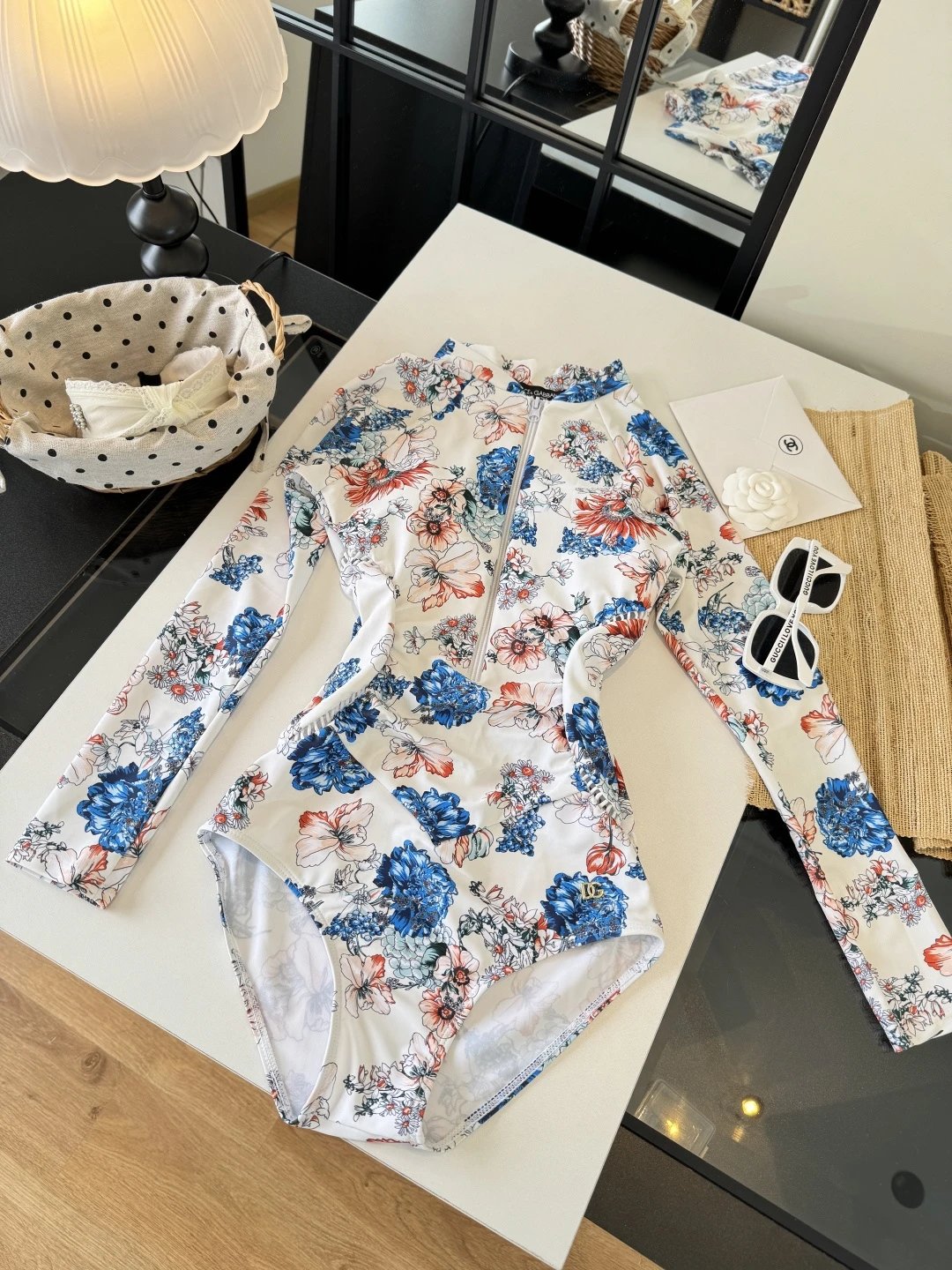 Jednoczęściowy strój kąpielowy Dolce & Gabbana — Długi rękaw · Zapięcie na zamek