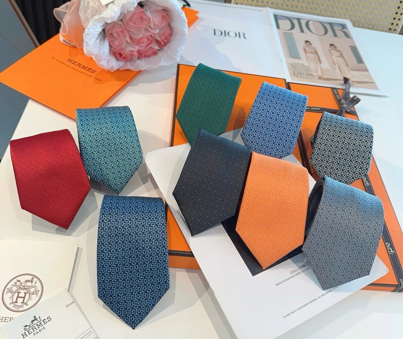 Hermès Krawatte — geometrischer Druck · Farbvarianten