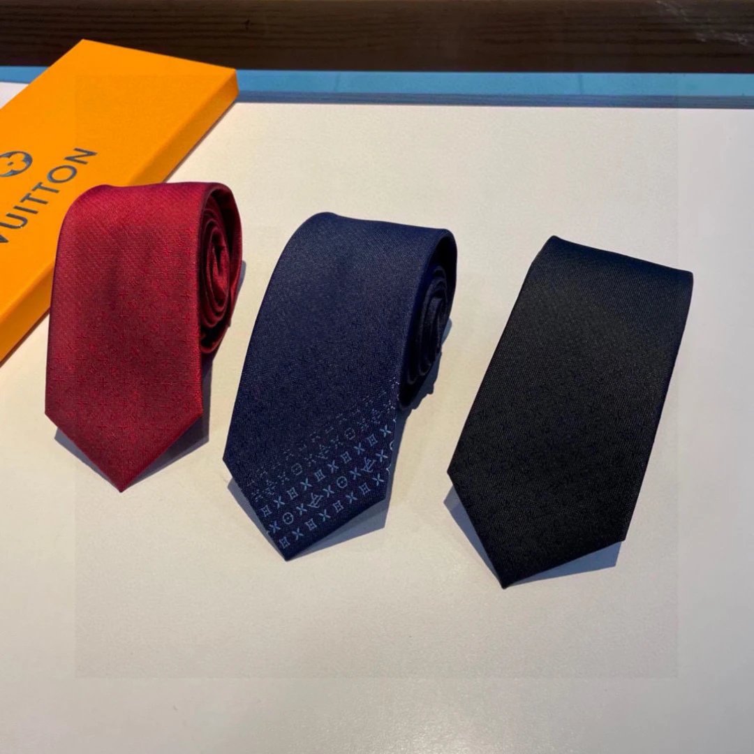 Louis Vuitton Krawatte mit heller Motivbahn und geradem Abschluss, drei Farben
