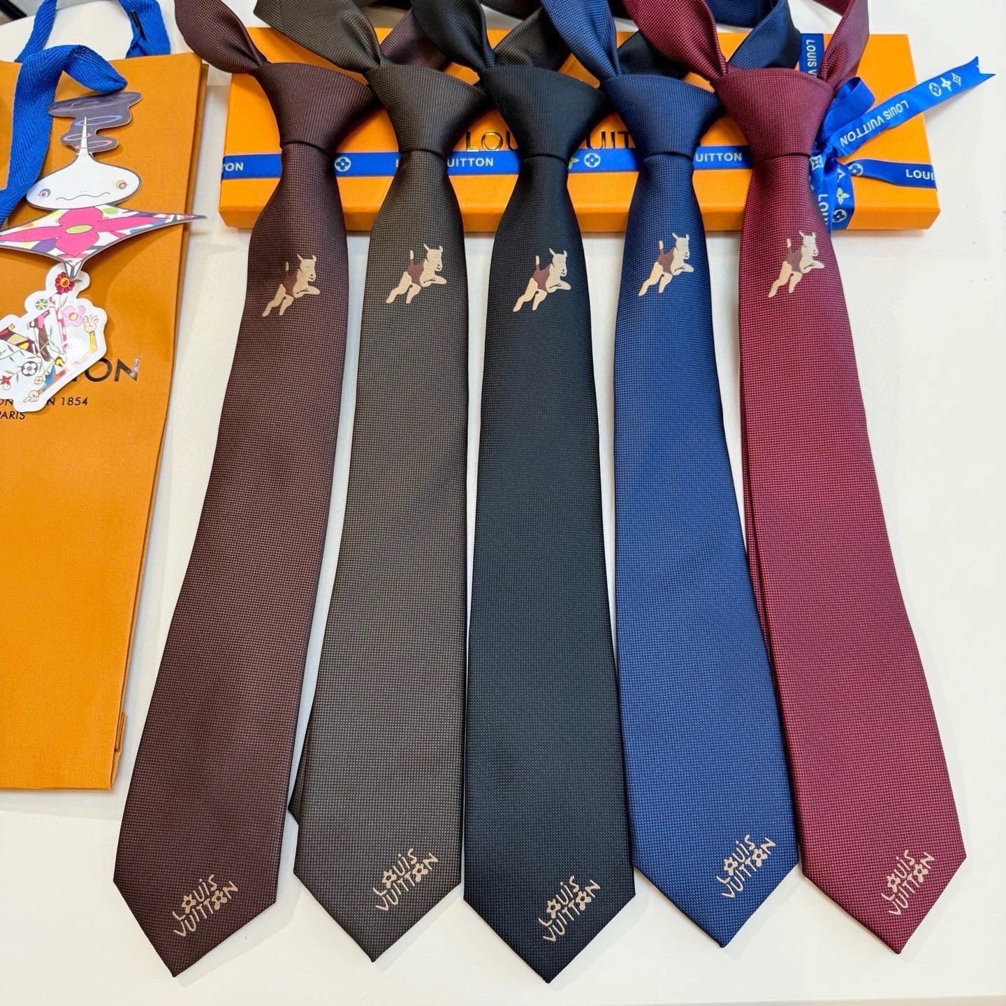 tie Louis Vuitton — small motif · colour options