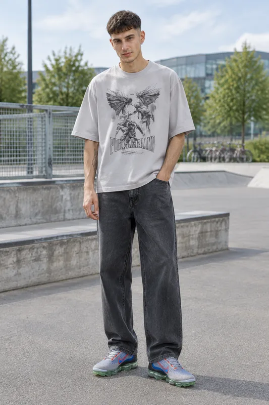 Outfit mit Kurzarm-T-Shirt und Nike 2021 Flyknit Low-Top · Enzo