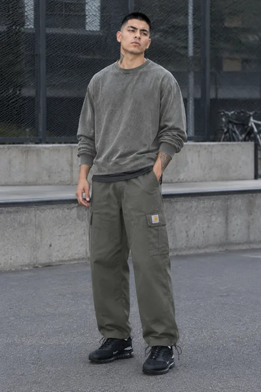 Sneakers — Taglio basso · Chiusura con lacci — Outfit con Pantaloni Carhartt e Sneakers · Diego · Diego