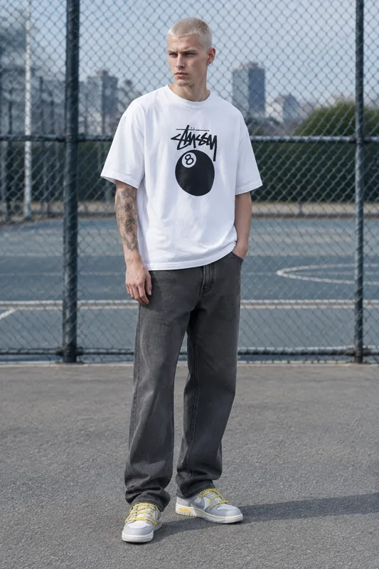 Look avec T-shirt à manches courtes et Baskets Basses Dunk Low · Luca
