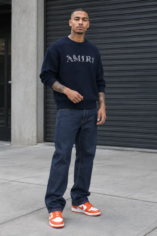 Stylizacja: Sweter z Dzianiny i Niskie Sneakersy · Milo