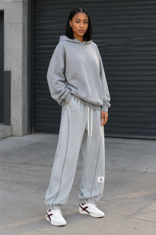 Outfit con Pantaloni jogger Jordan e Sneakers basse stringate · Imani