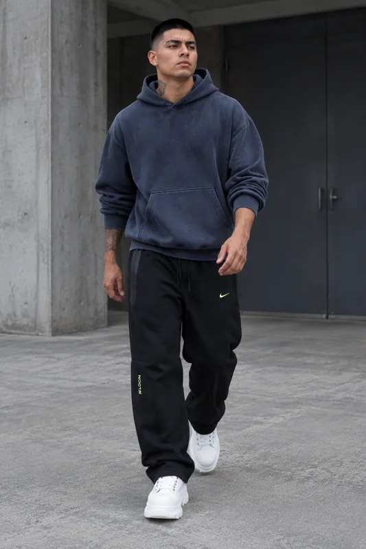 Nike 运动服款式 + Alexander McQueen 搭配 · 迭戈