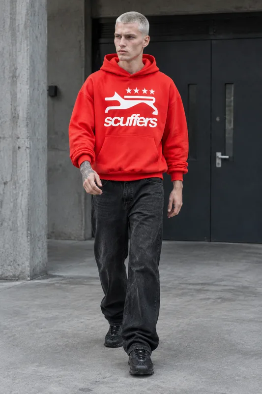 Outfit con Felpa con cappuccio e Sneakers · Luca