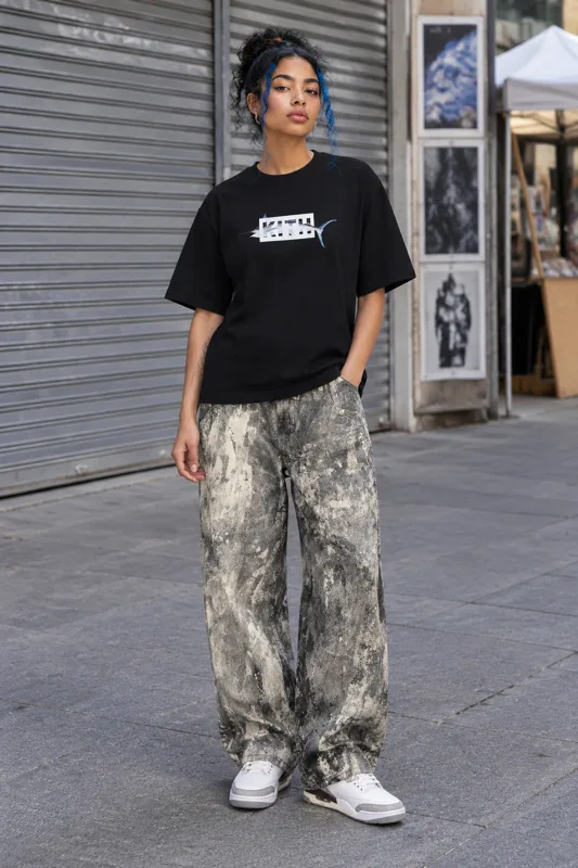 Kith Graphic Crewneck, Grey Wide-Leg Jeans & Jordan 3 Retro Lace-Up outfit · Lucía