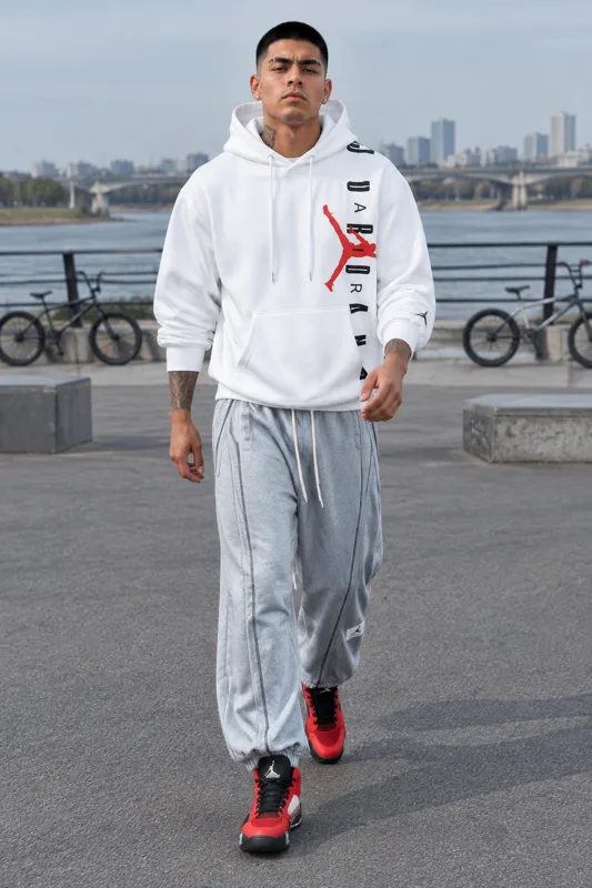 Look com Blusas com capuz e decote, Calça de moletom Jordan e Tênis de Basquete Jordan · Diego